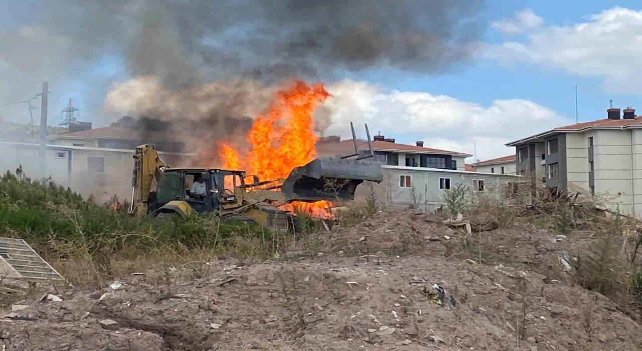 Şantiyede çıkan yangın korkuttu