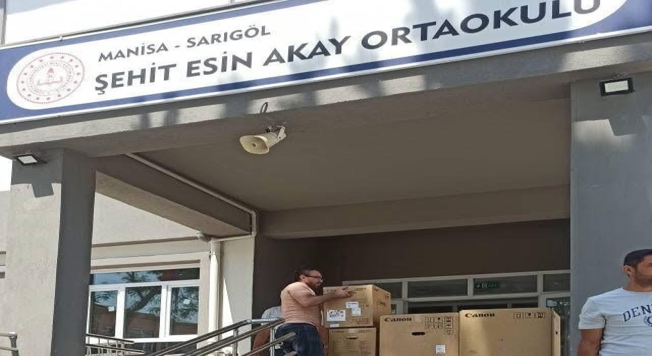 Sarıgölde yapımı tamamlanan iki okula yeni araçlar gönderildi