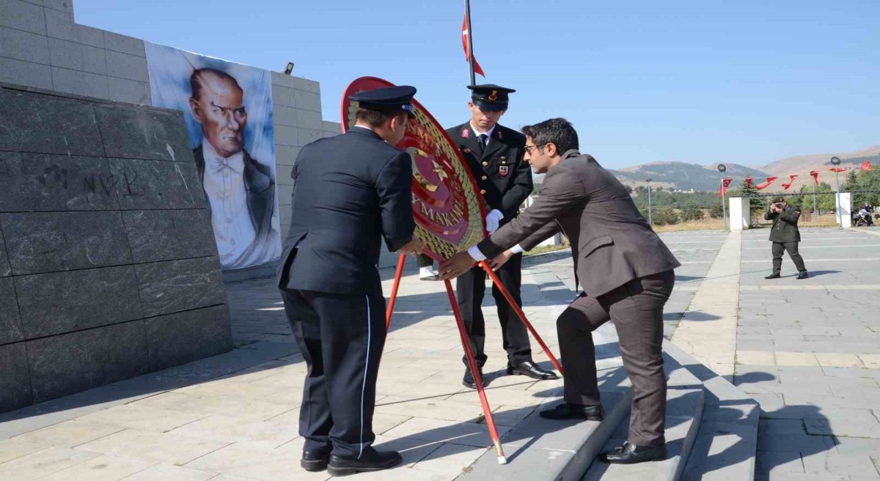 Sarıkamışta 30 Ağustos Zafer Bayramı törenle kutlandı