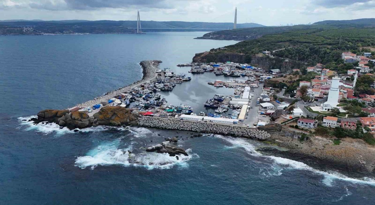 Sarıyerde av sezonu öncesinde balıkçılar hazırlıklarını yapıyor