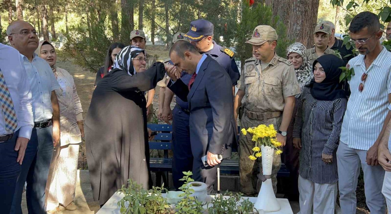 Şehit Başçavuş Ferhat Gedik, şehadetinin 8. yılında Hatayda anıldı