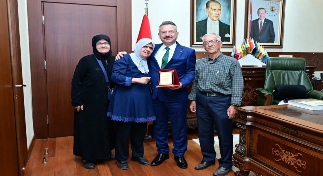 Şehit polis Aziz Orayın ailesi Vali Aksoyu ziyaret etti