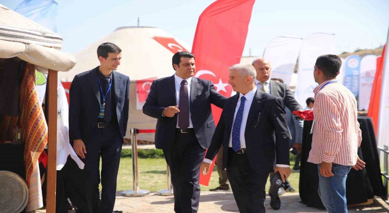 Şehitkamil Belediyesi Ahlatta yerini aldı