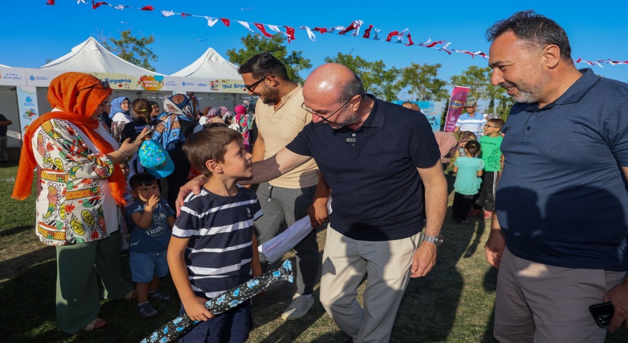 Selçukluda hafta sonu boyunca uçurtmalar gökyüzünde buluştu