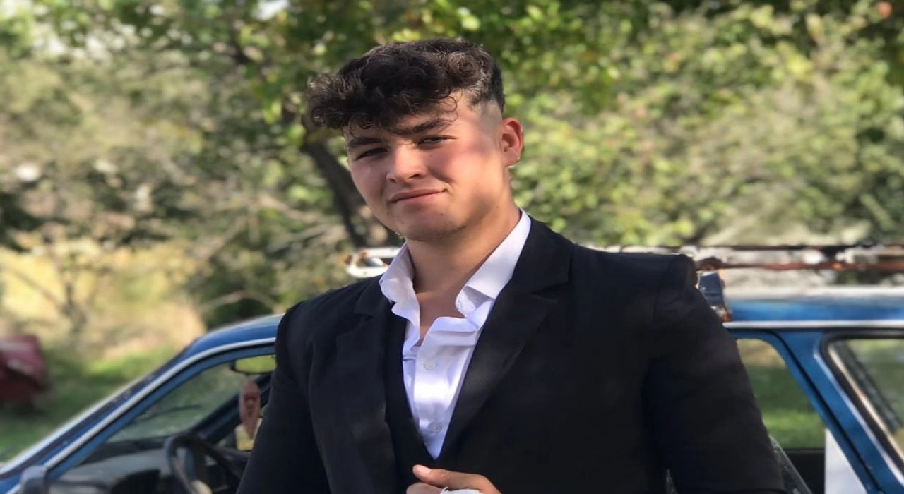 Selendi Ak Parti Gençlik Kolları Acara Emanet.