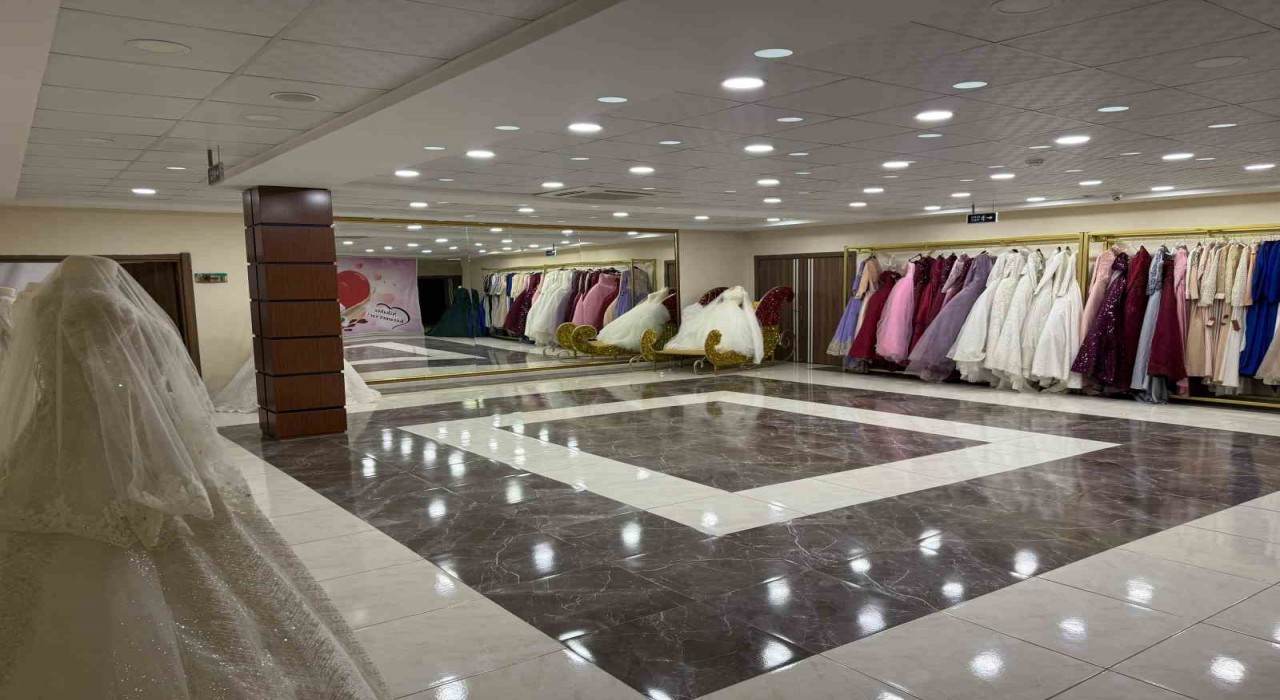 Siirt Belediyesinden evlenen çiftlere ücretsiz gelinlik ve danışmanlık hizmeti