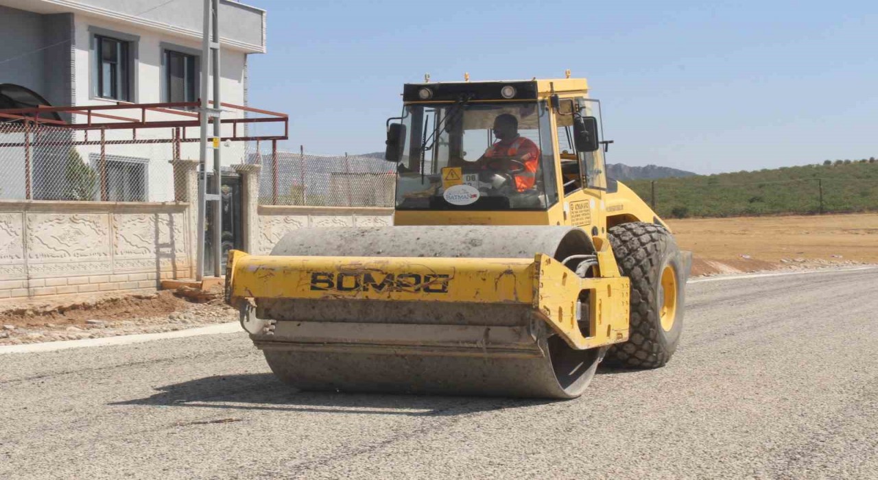 Siirt Valisi Kızılkaya mahalle toplantılarında vatandaşlarla bir araya geliyor