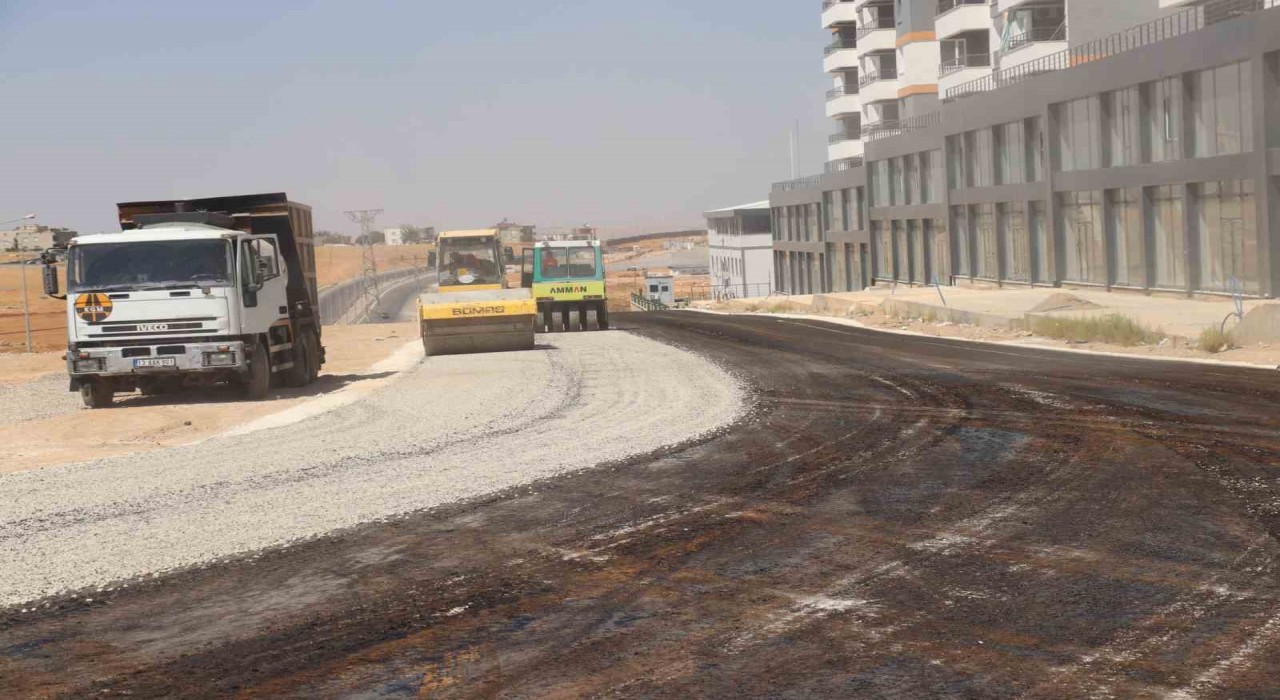 Siirtte asfalt çalışmaları tüm hızıyla sürüyor