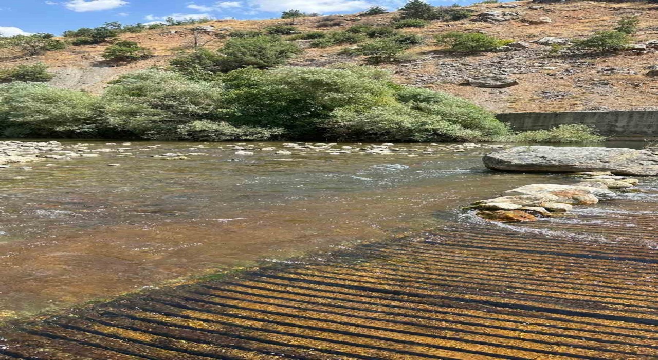 Siirtte Hizan ve Hesko su hatlarında onarım ve temizlik çalışması