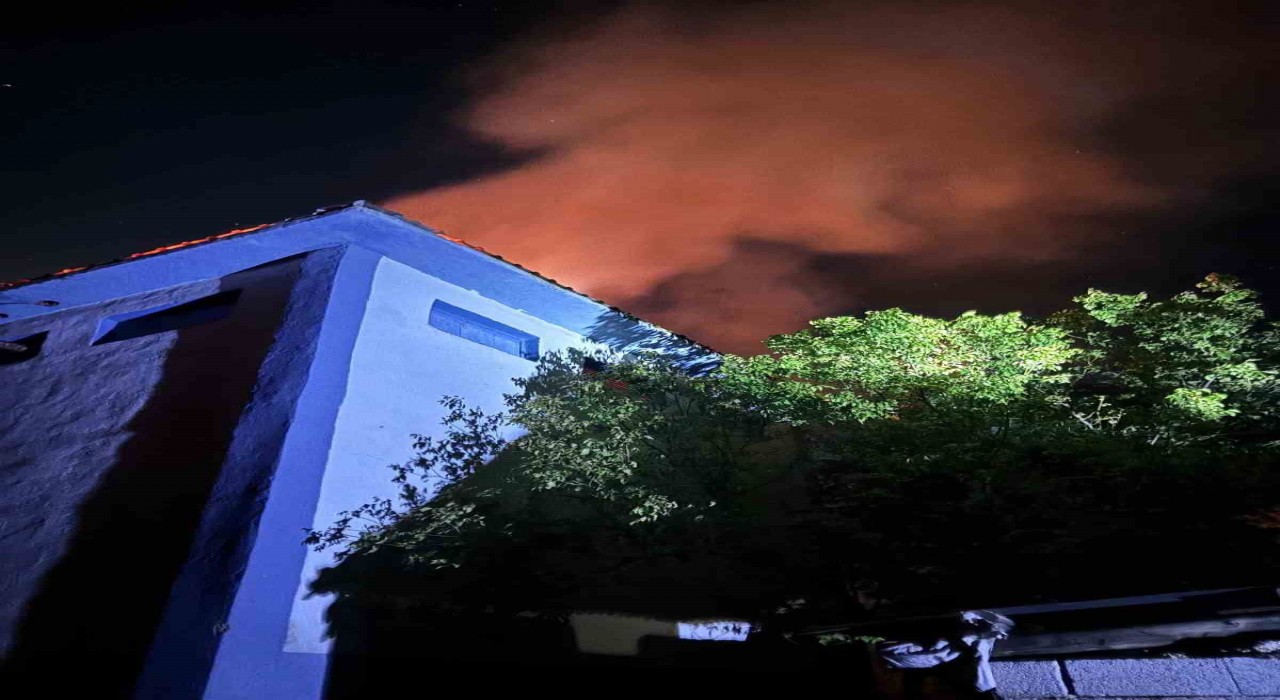 Siirtte trafo yangını paniğe neden oldu