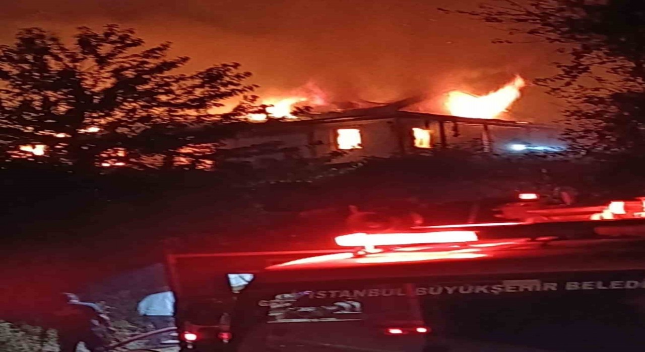 Şilede alkollü şahıs kaldığı evi yaktı