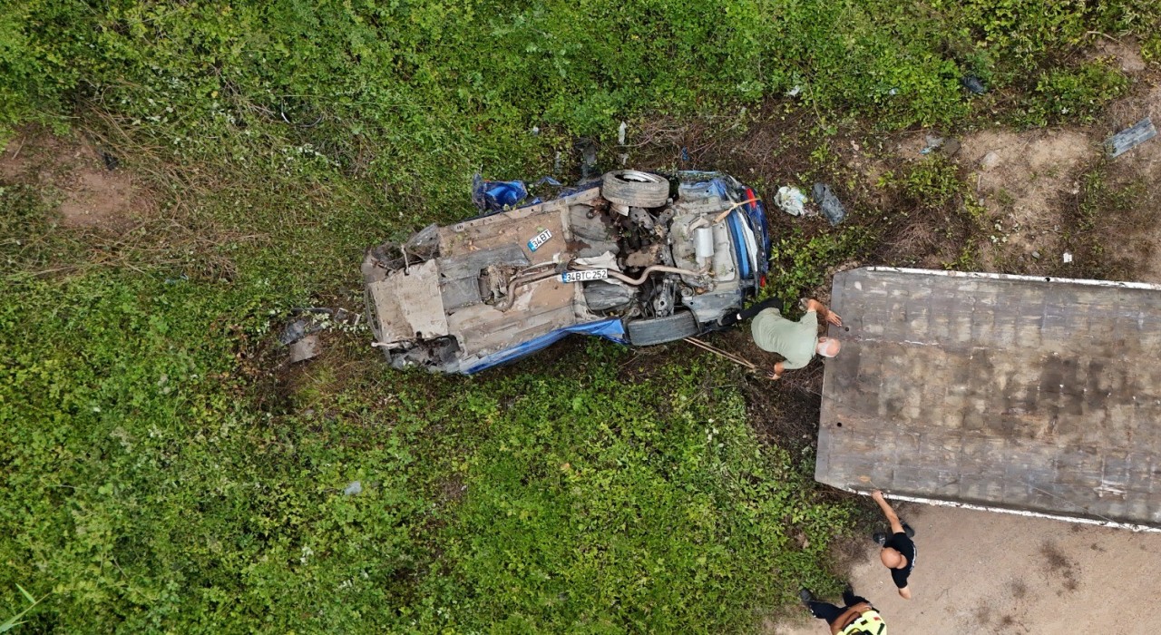 Şilede ormanlık alana uçan otomobil kaldırıldı