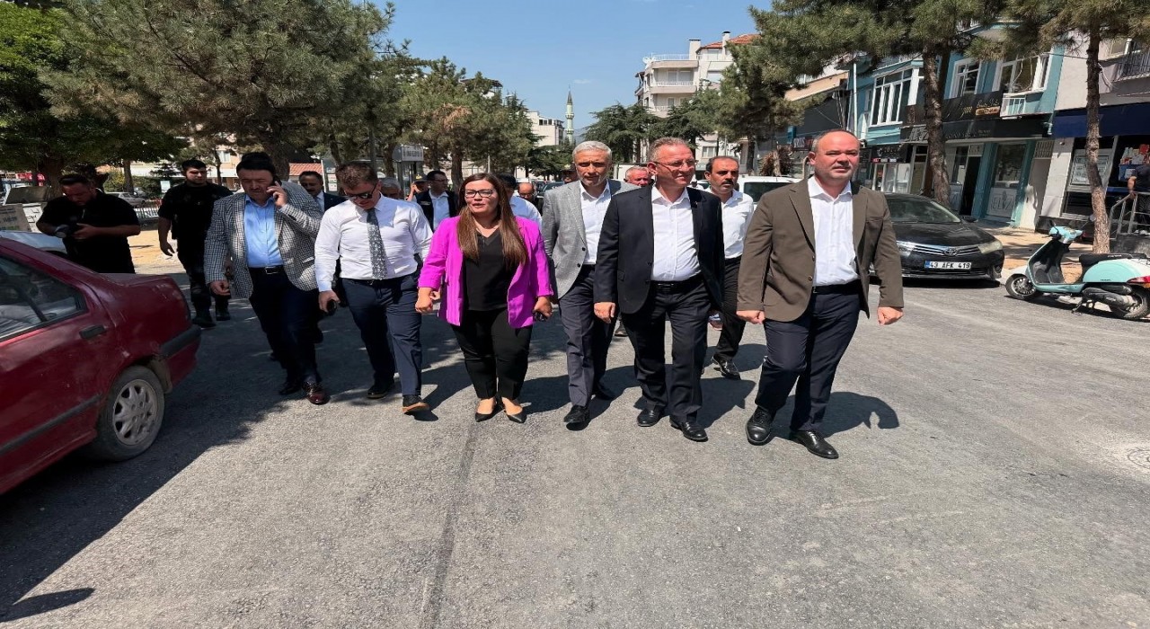 Simav Azerbaycan Caddesinde asfalt yol çalışmaları tamamlandı