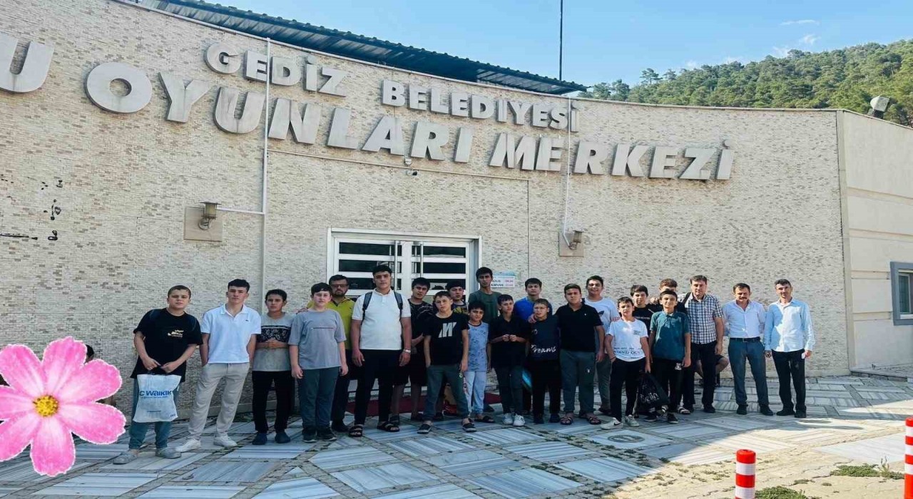 Simavda yatılı Yaz Kuran Kursu öğrencilerinin aquapark keyfi