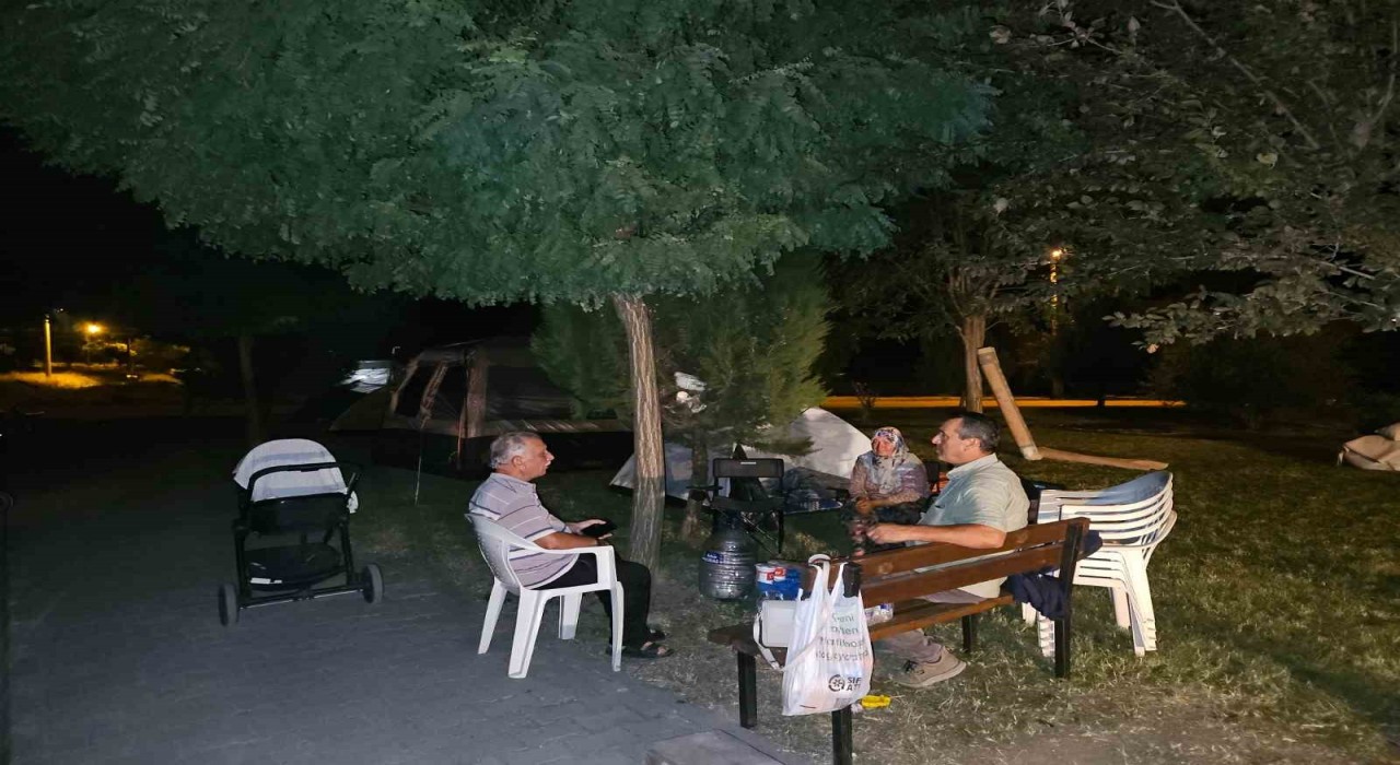 Sındırgıda deprem sonrası artçılar sürüyor