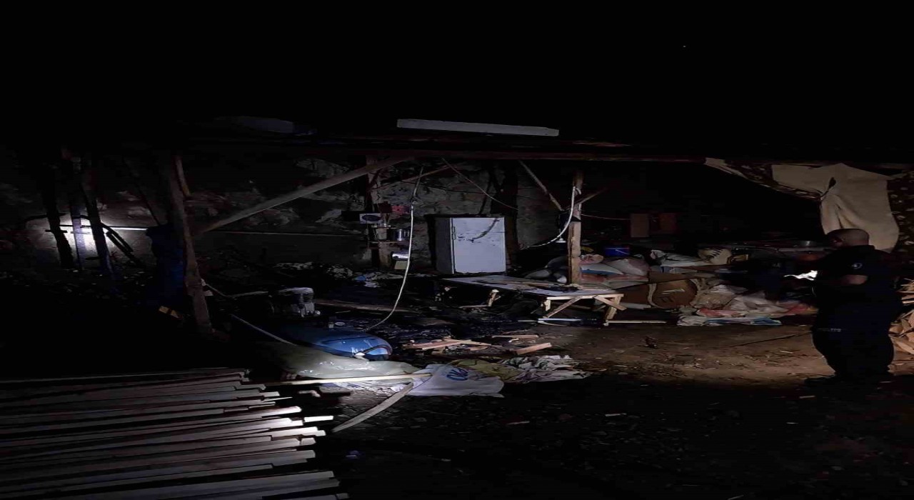 Sındırgıda marangoz atölyesinde yangın paniği