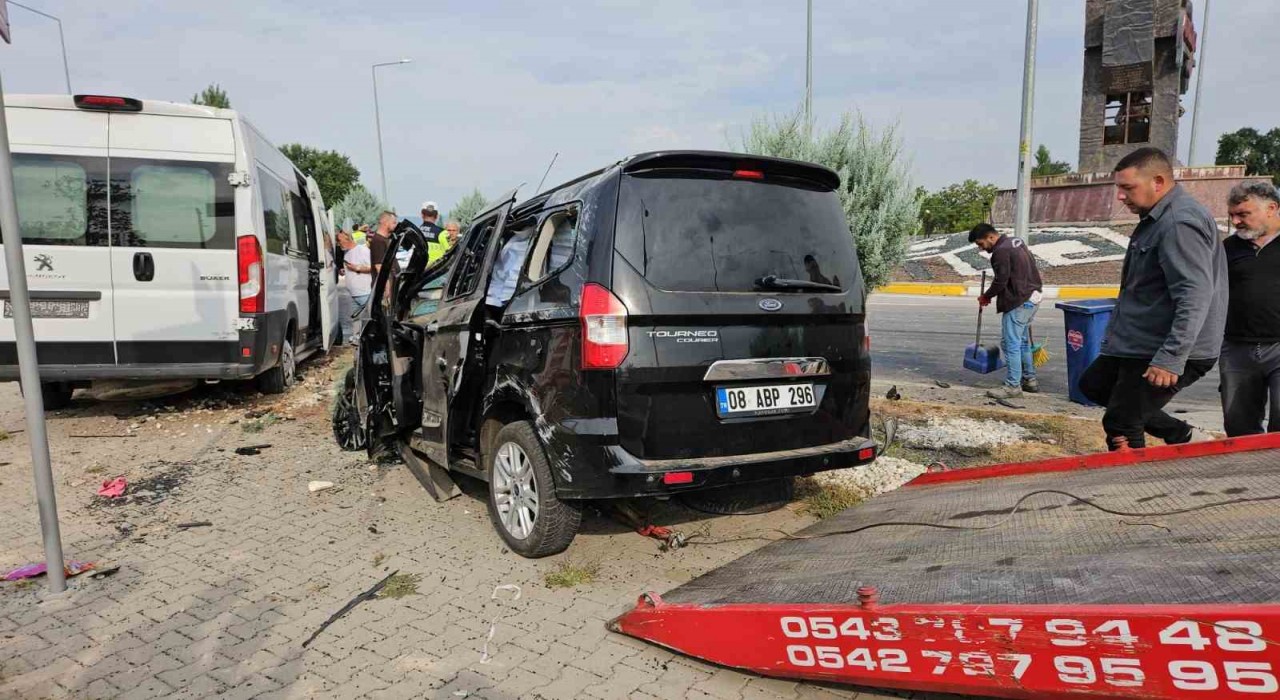 Sındırgıda trafik kazası: 4 yaralı