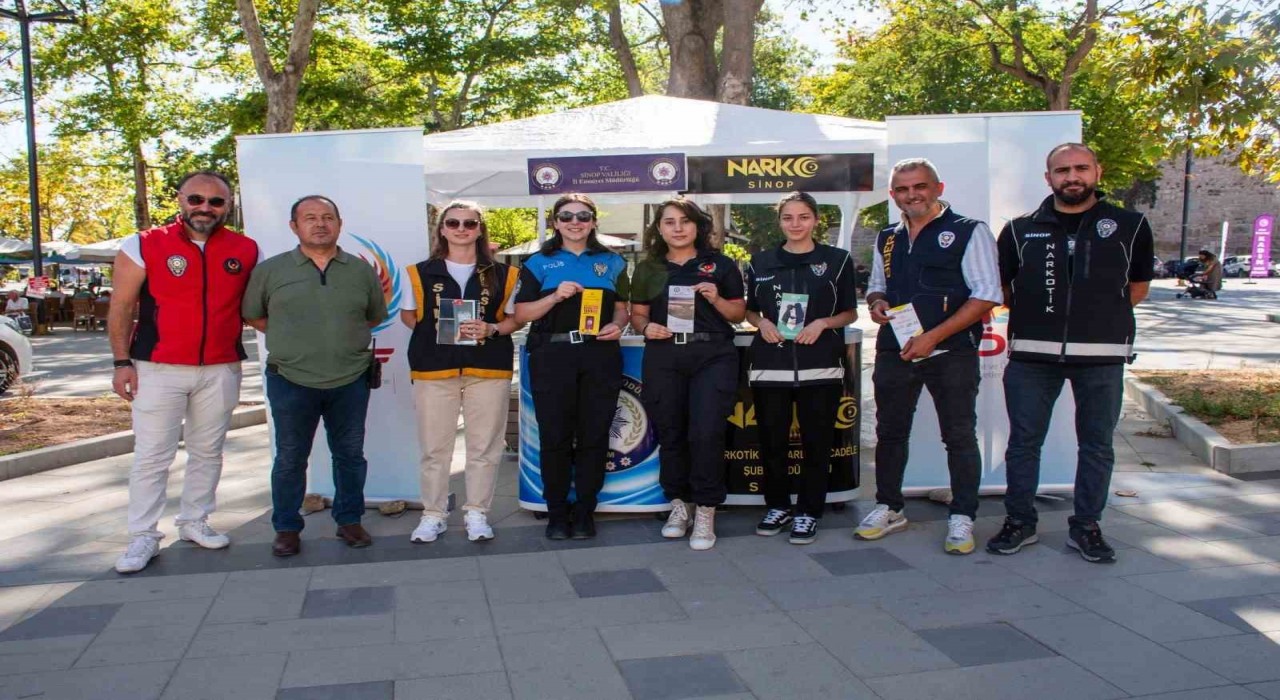 Sinopta polis ekiplerinden halkı bilinçlendirme çalışması
