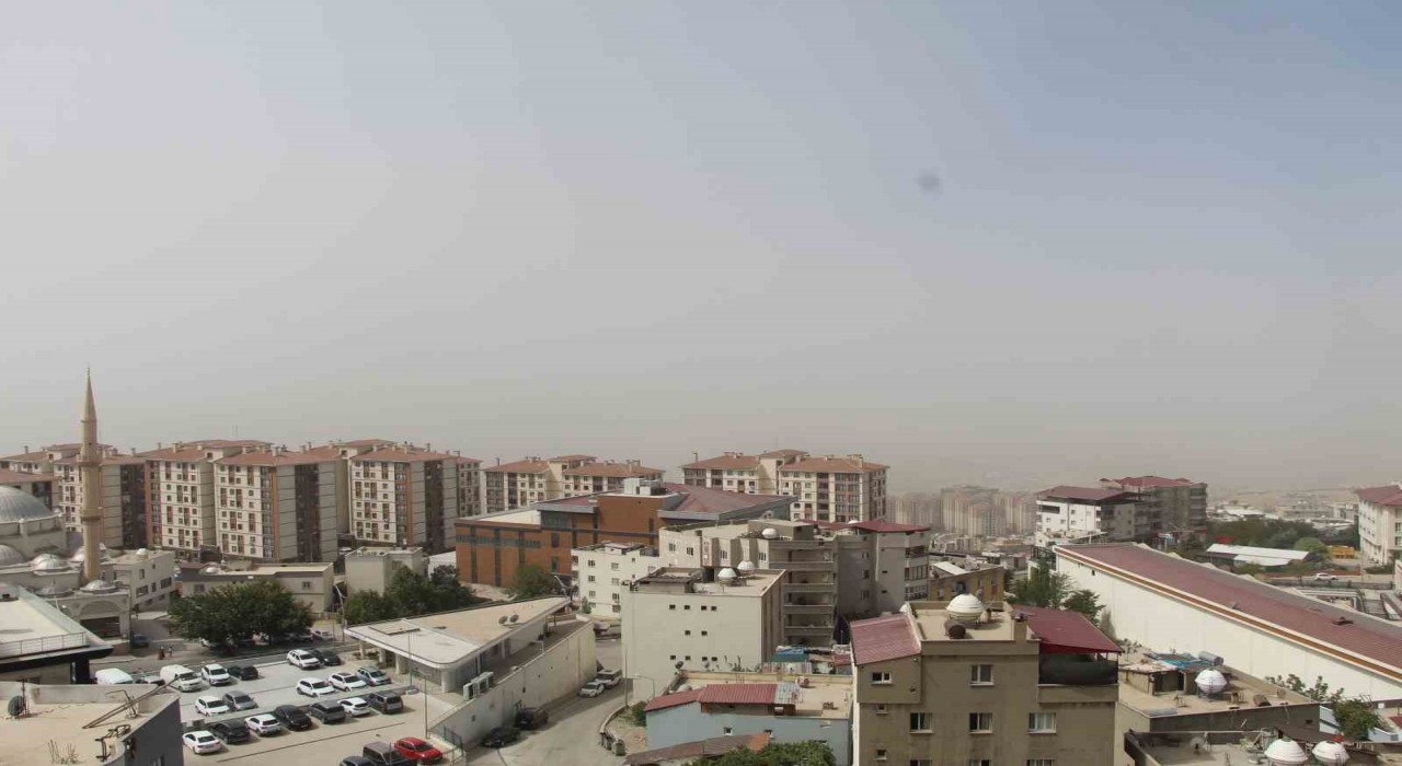 Şırnakta toz taşınımı hayatı olumsuz etkiledi