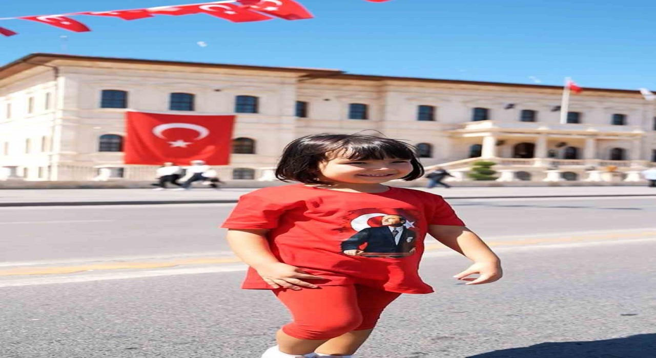 Sivas Emniyetinden 30 Ağustosa özel kutlama