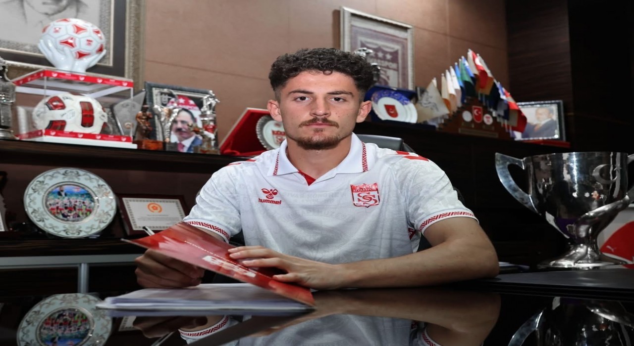 Sivasspor, Emirhan Başyiğitin sözleşmesini uzattı