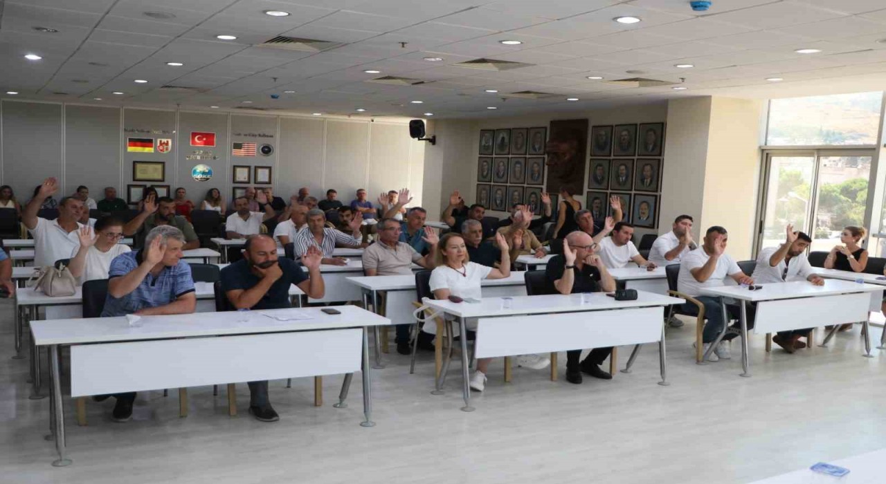 Söke Belediye Meclisinde CHPden 5 kişi istifa etti