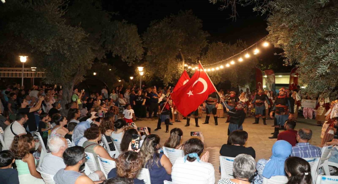 Sökede Halk Dansları Buluşması renkli görüntülere sahne oldu