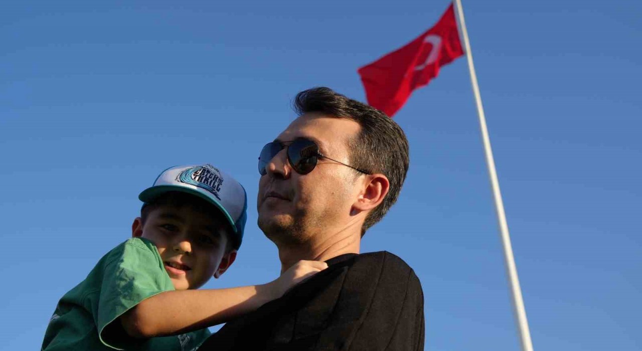 SOLOTÜRKten Anıtkabirde gösteri uçuşu