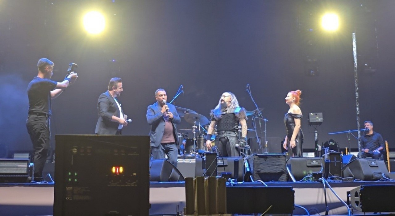 SORFESTin ikinci gününde Hayko Cepkin fırtınası esti