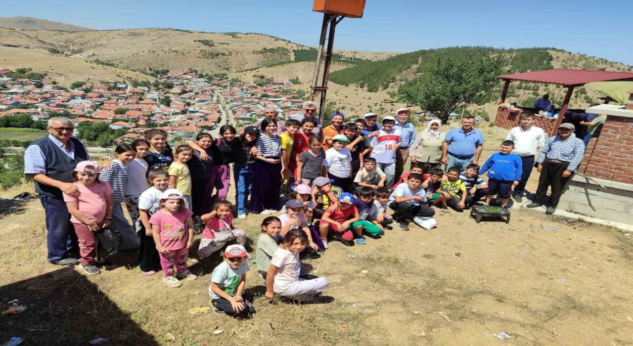 Şuhut İlçe Müftülüğünden yaz Kuran kursu öğrencilerine piknik etkinliği