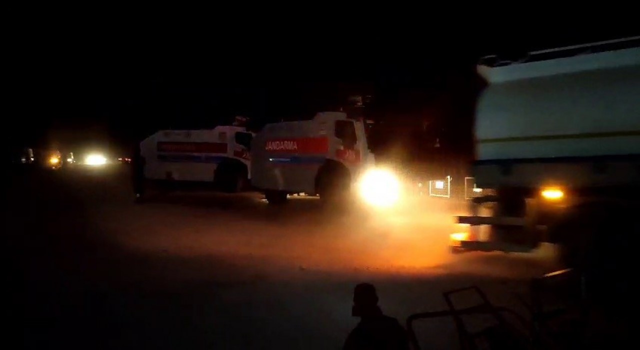 Suriyede çıkan yangına müdahale için Türkiyeden araç ve personel sevkiyatı sürüyor