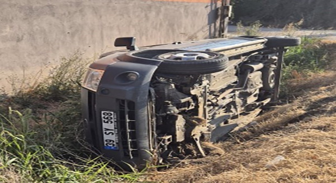 Susurlukta trafik kazası: 3 kişi araçta mahsur kaldı