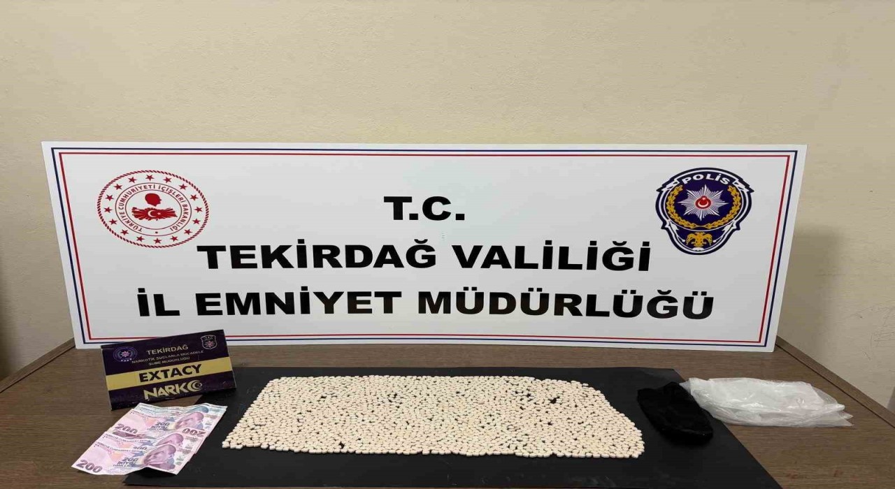 Tekirdağda torbacı operasyonu: 2 bin 474 sentetik hap ele geçirildi
