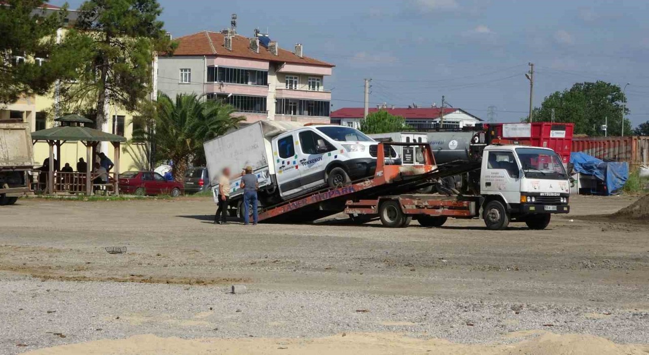 Tekkeköy Belediyesinde 10 araca haciz