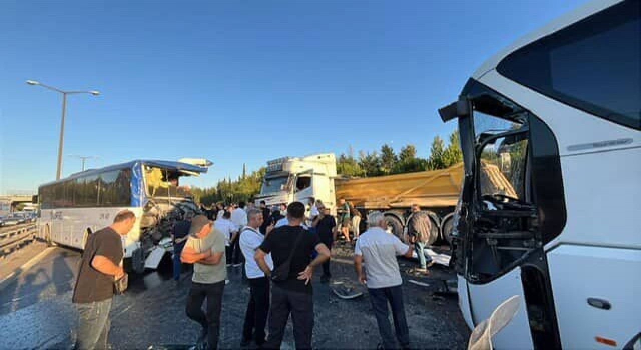 TEM Otoyolunda feci kaza: 1 ölü, 16 yaralı