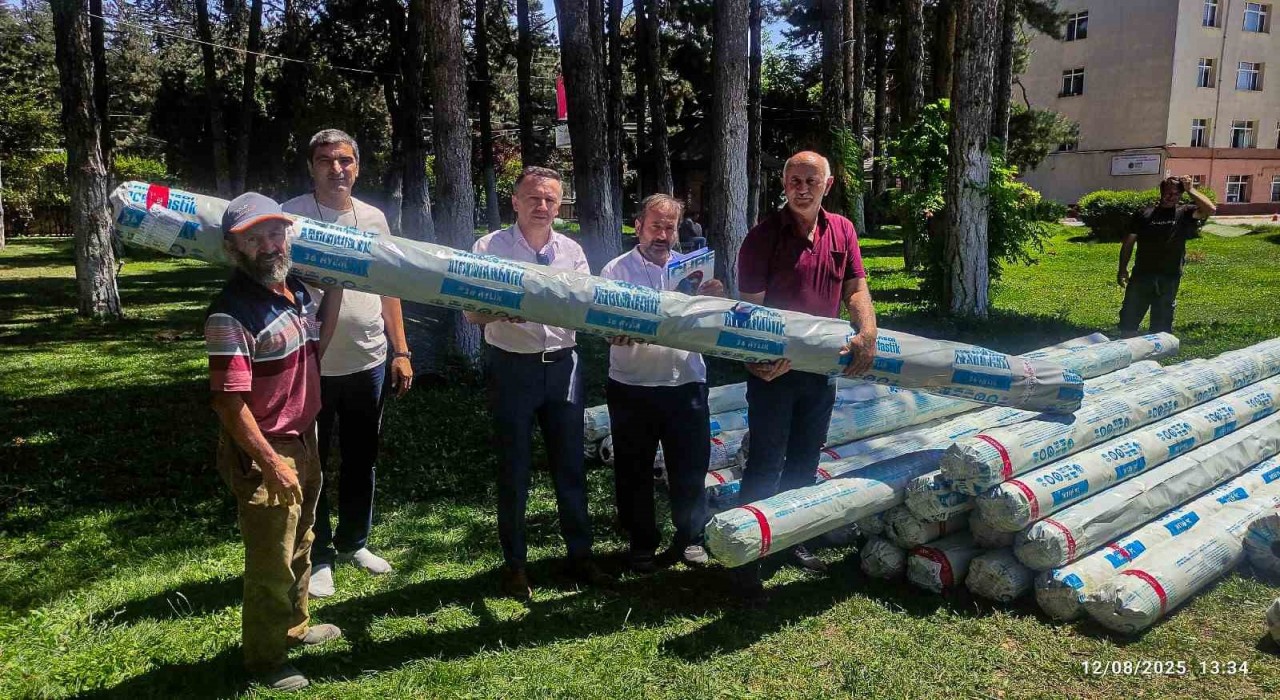 Tepebaşında çiftçilere hibeli sera naylonu desteği verildi