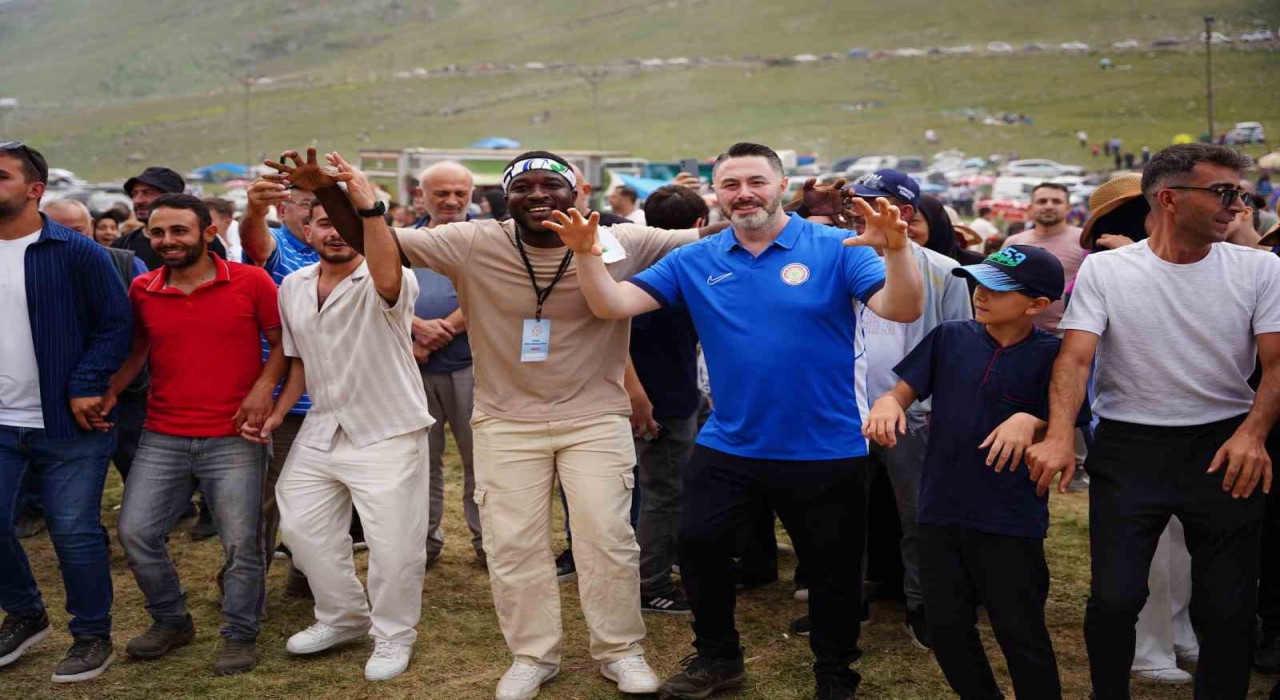 TFF Başkanı İbrahim Hacıosmanoğlu, Çaykur Rizesporun ‘Birlik ve beraberlik şölenine katıldı