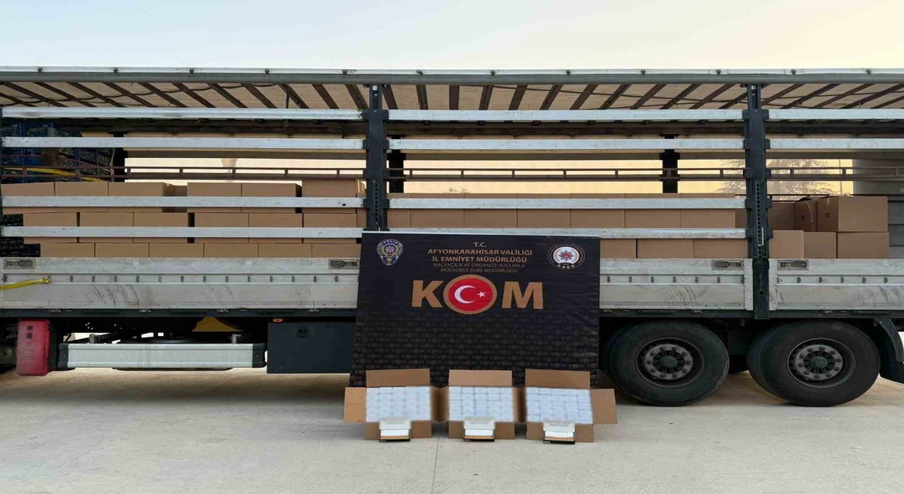 Tırda 4 milyon 300 bin adet bandrolsüz boş makaron ele geçirildi