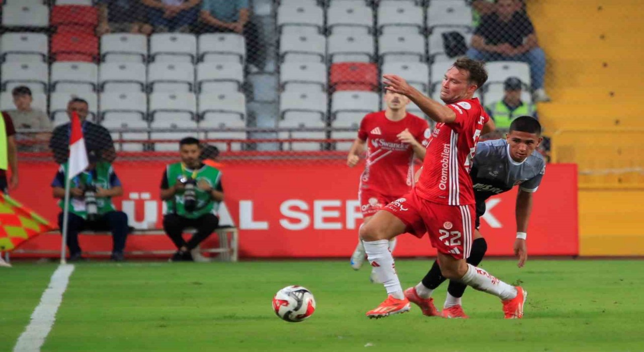 Trendyol Süper Lig: Antalyaspor: 1 - Fatih Karagümrük: 2 (Maç sonucu)