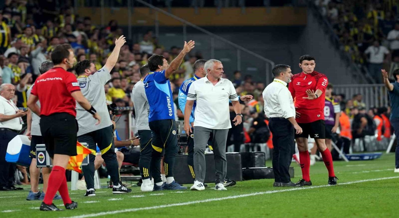 Trendyol Süper Lig: Fenerbahçe: 3 - Kocaelispor: 1 (Maç sonucu)