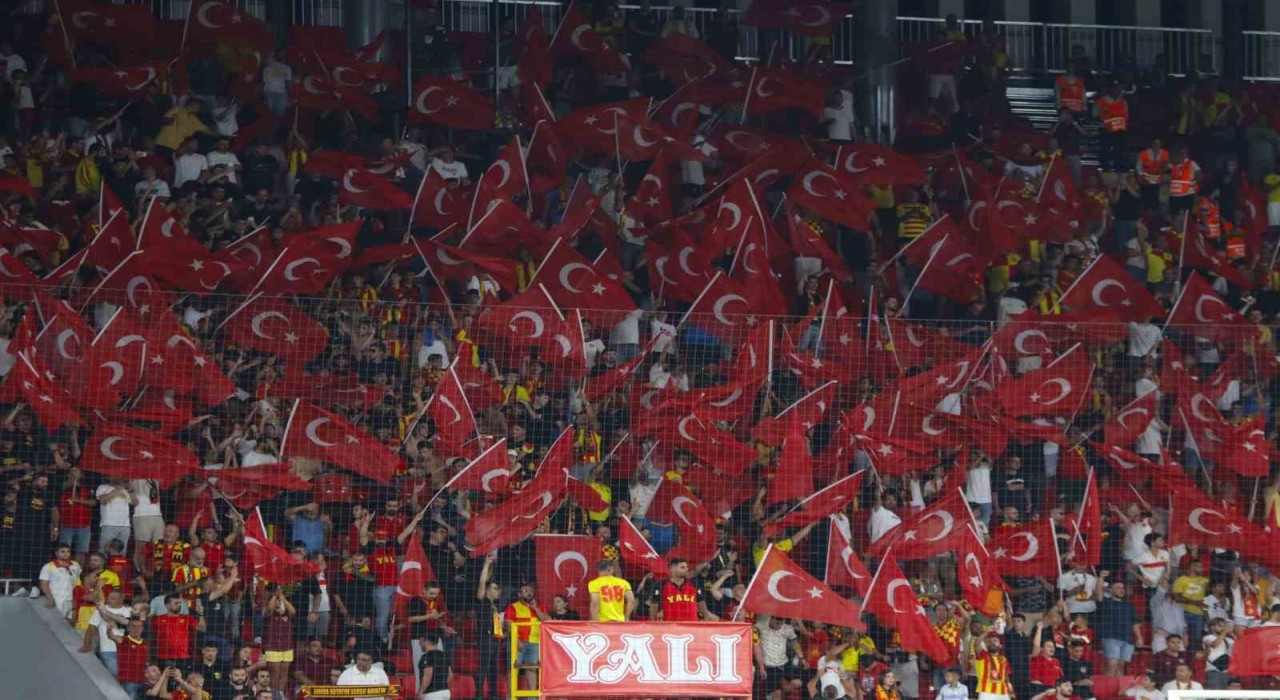 Trendyol Süper Lig: Göztepe: 0 - Konyaspor: 0 (İlk yarı)