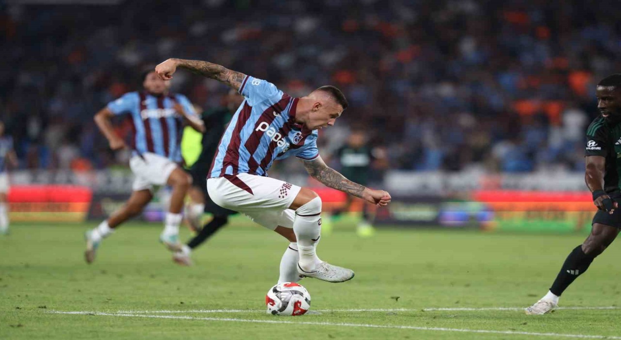 Trendyol Süper Lig: Trabzonspor: 0 - Kocaelispor: 0 (İlk yarı)