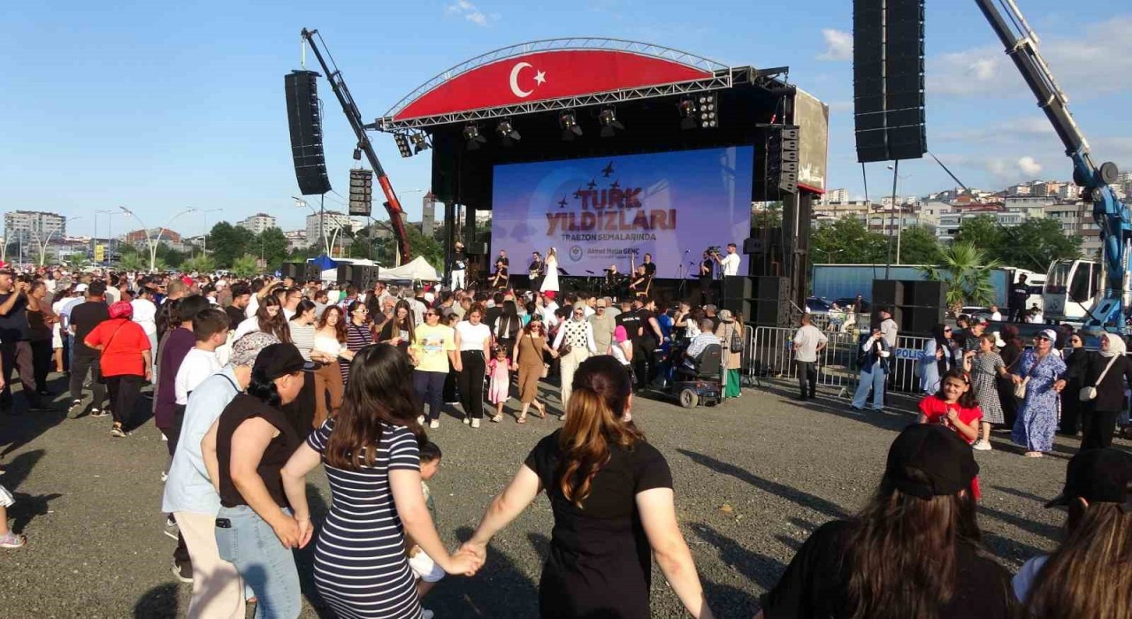 Türk Yıldızları Trabzonda nefes kesti