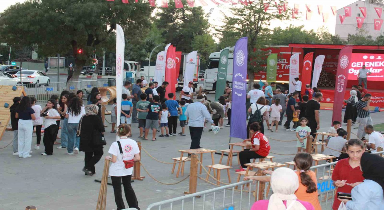 Türkiye Geleneksel Spor Dalları Federasyonunun Geleneksel Oyun Tırı Siirtte