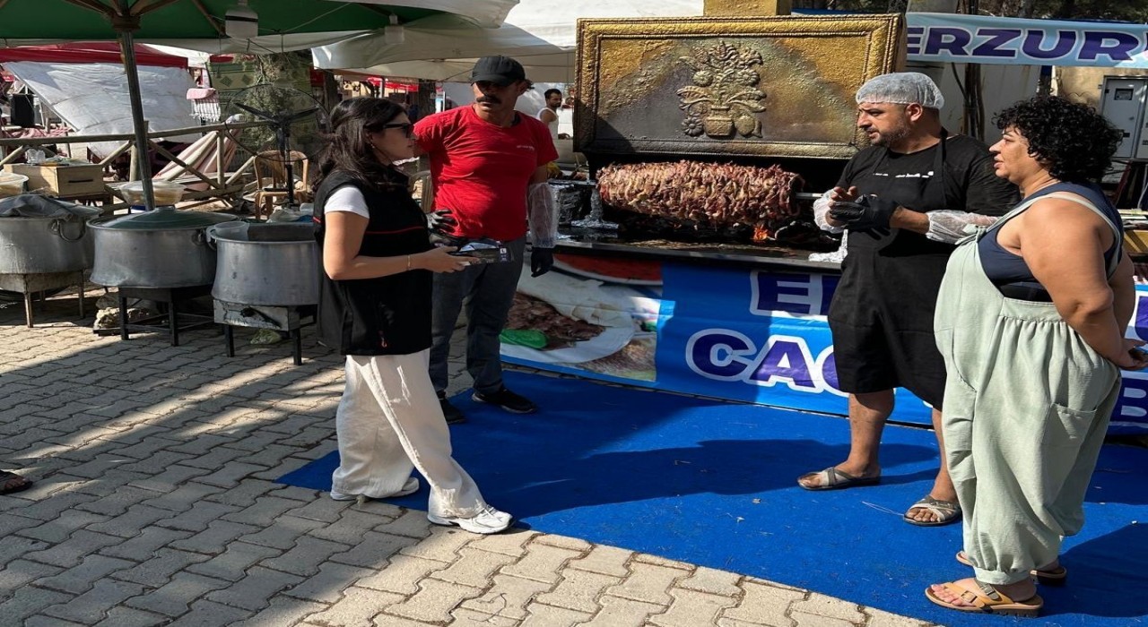 Ulubey festivalinde 300 kilo sahte sucuk ele geçirildi