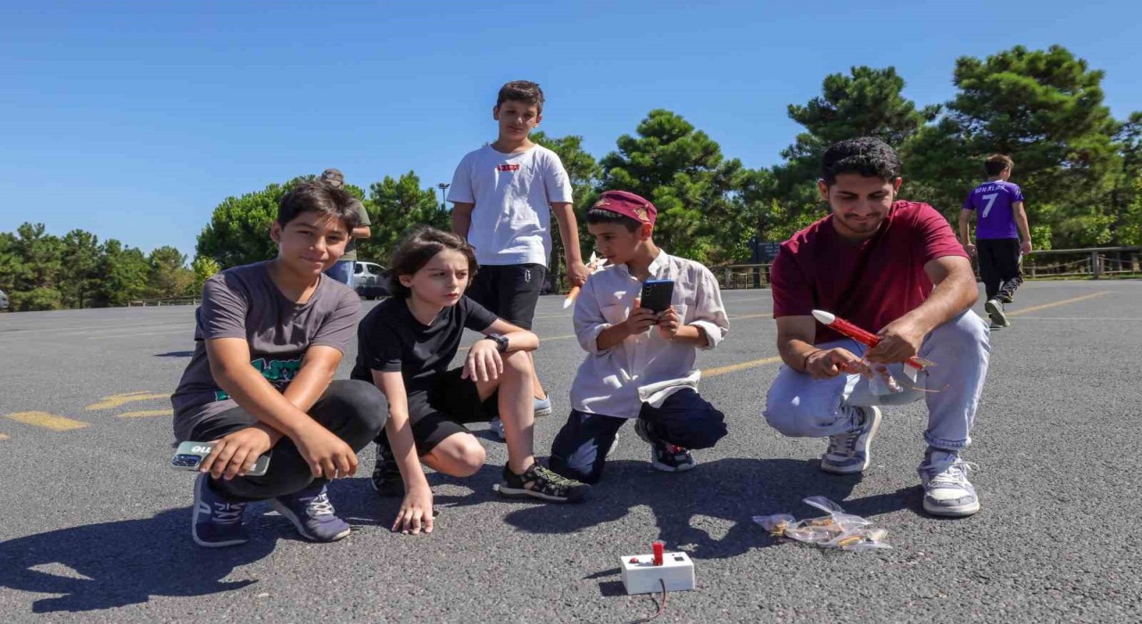 Ümraniye Şehit Mühendis Zahide Güçlü Ekici Bilim Merkezinde ilk roket denemesi yapıldı