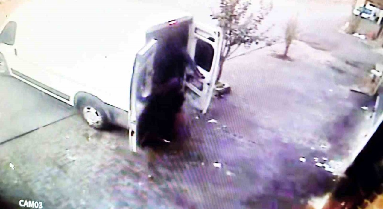 Ümraniyede 7 dakikada 350 bin liralık hırsızlık yaptılar: O anlar kamerada