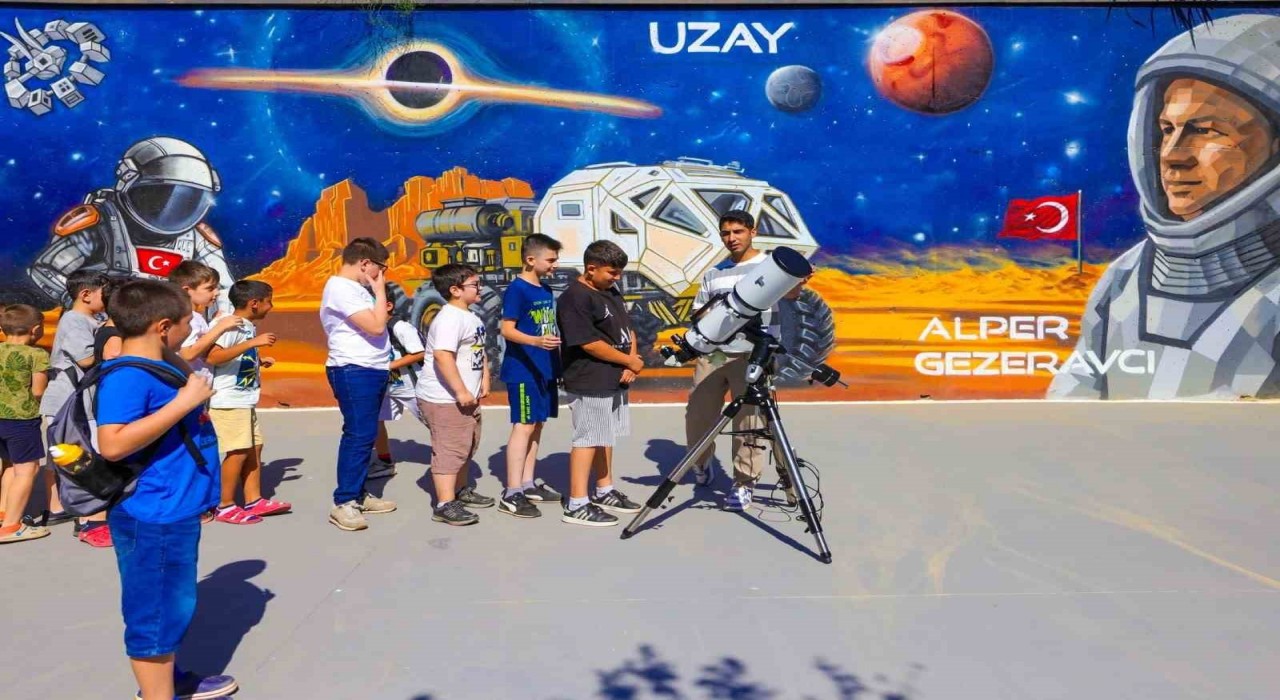 Ümraniyede Yaz Kuran Kursu öğrencileri bilimle buluştu