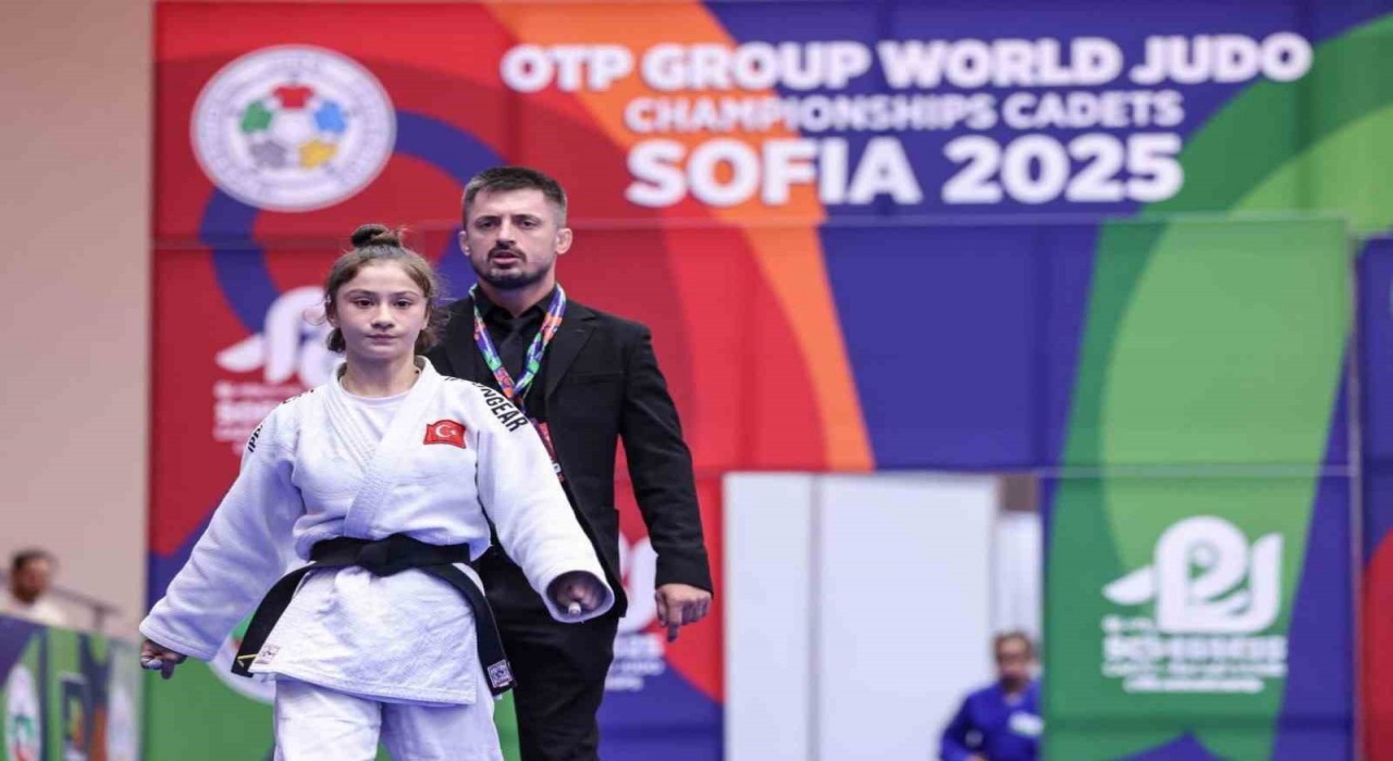 Ümraniyeli sporcu Sema Nur Yüksel Dünya Ümitler Judo Şampiyonasında gümüş madalyanın sahibi oldu
