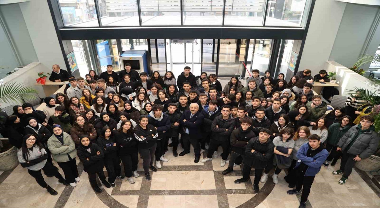 Üniversiteye giren gençlere 10 bin TL destek